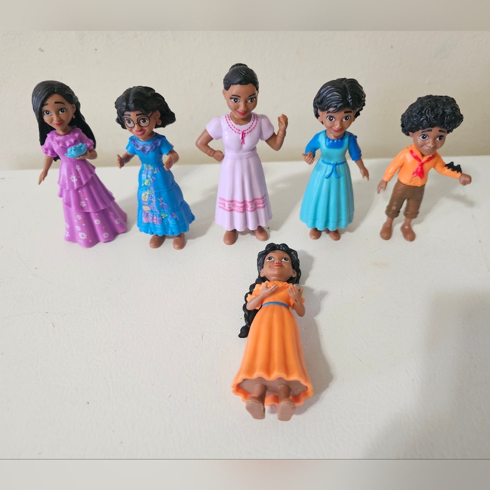 ENCANTO Figure Play Set DISNEY Set Of 6